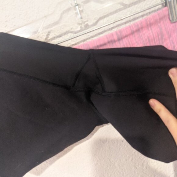 Lululemon Breathe Easy Crop Black Wee Are From Space Neon Pink Opal Size 6 EUC - Picture 12 of 12